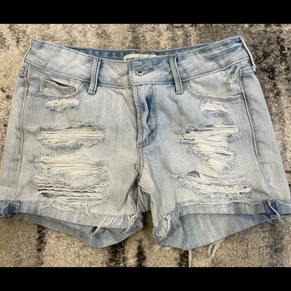 Abercrombie & Fitch Low Rise Distressed Shorts